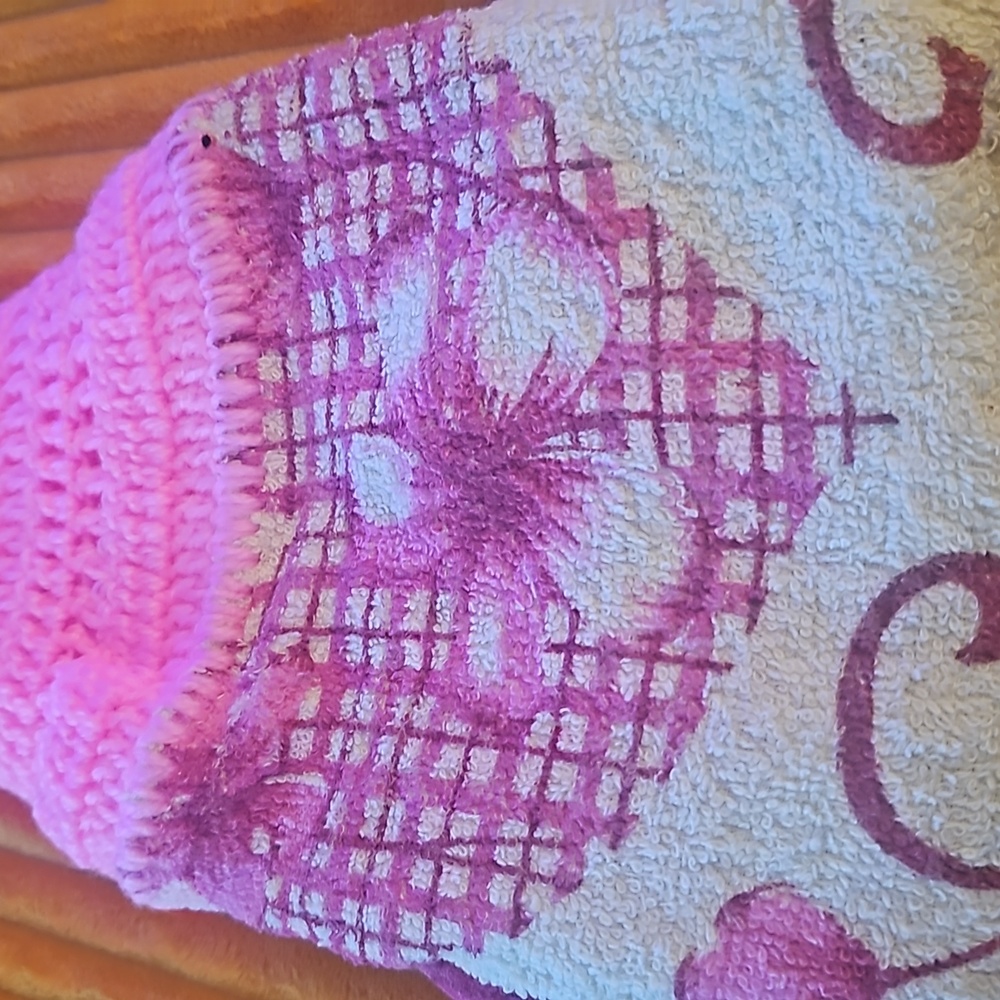 HAND ✋️ MADE TOWELS - Picture 3 of 3